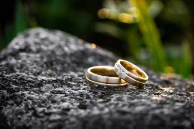 Waarom een persoonlijke ring soms beter werkt dan een standaardmodel